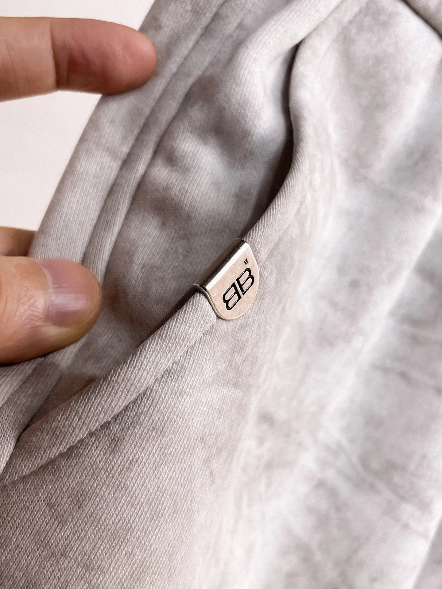Balenciaga 🆕2026 Autumn and Winter New Arrival Casual Pants! The official website will be released simultaneously. Brand Classic LOGO casual pants, customized fabrics, excellent comfort and strong touch. Highly recognisable, perfect appearance and craftsmanship. Size:M-3XL